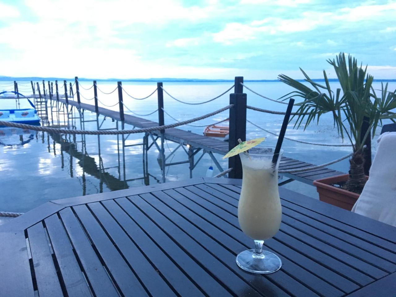 Royal Mediterran Siofok Bagian luar foto