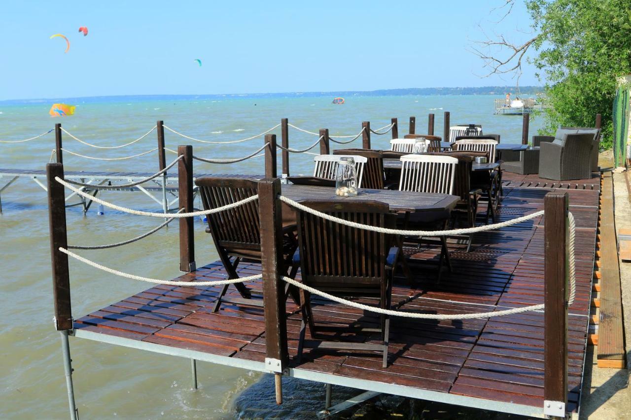 Royal Mediterran Siofok Bagian luar foto